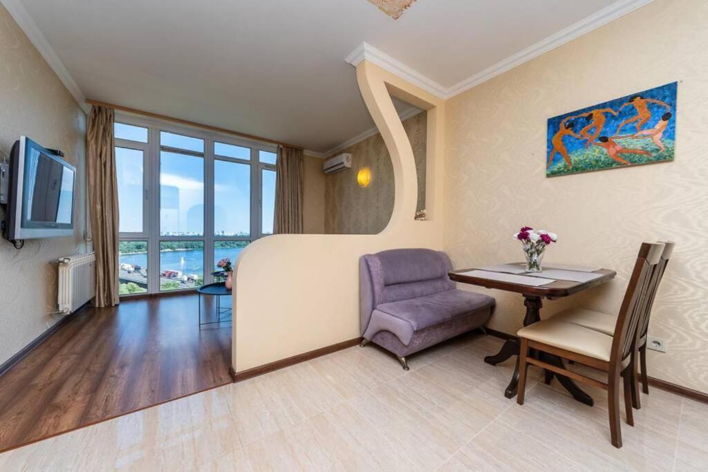 Apartments With Crazy Panoramic View Of The Dniepr 키예프 외부 사진
