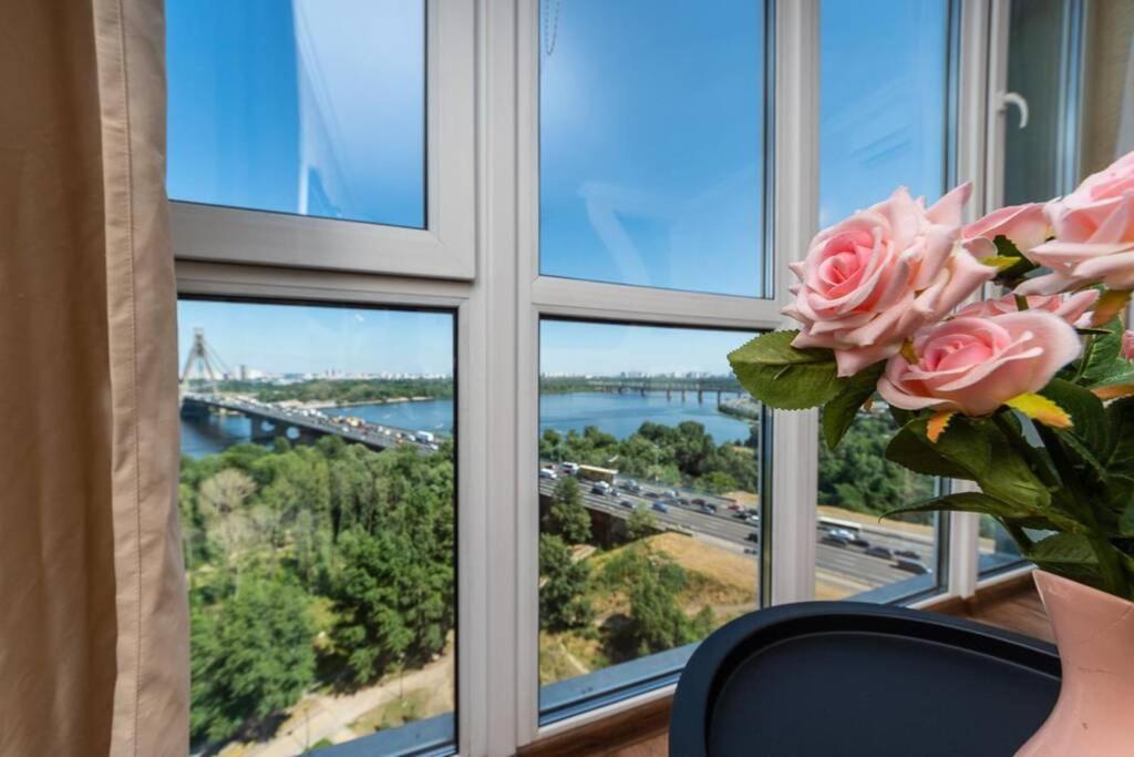 Apartments With Crazy Panoramic View Of The Dniepr 키예프 외부 사진